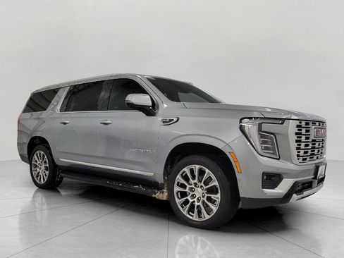 Certified 2025 GMC Yukon XL Denali image 1