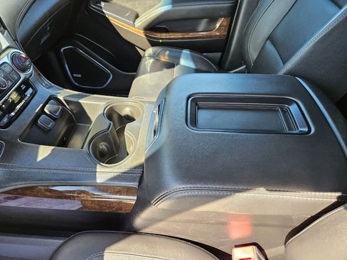 Used 2020 Chevrolet Tahoe LT image 13