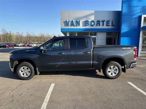 Used 2021 Chevrolet Silverado 1500 LT AWD/4WD image 2