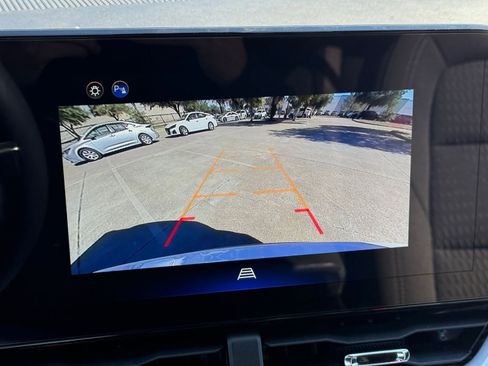 Used 2025 Chevrolet Equinox LT image 17