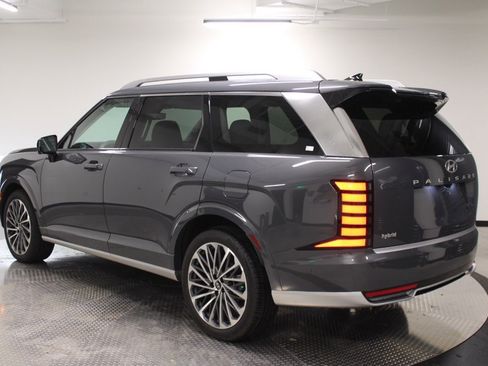Used 2026 Hyundai Palisade Calligraphy image 3