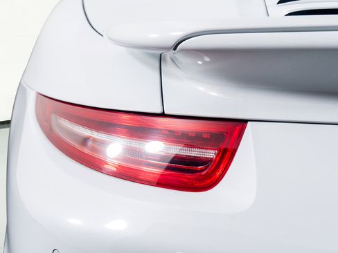 Used 2016 Porsche 911 Turbo S image 30