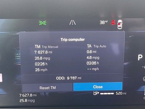 Used 2025 Volvo V60 B5 Cross Country Plus image 18