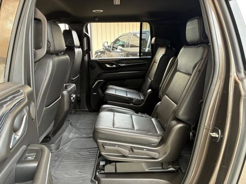 Used 2021 GMC Yukon XL Denali image 32