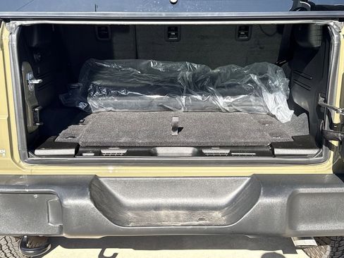 Used 2025 Jeep Wrangler Sport S image 13