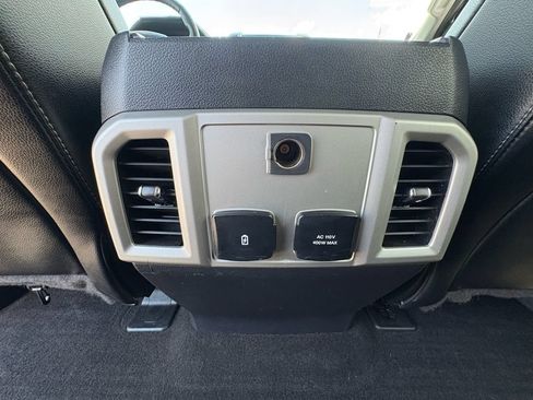 Used 2019 Ford F150 Lariat w/ Equipment Group 501A Mid AWD/4WD image 40