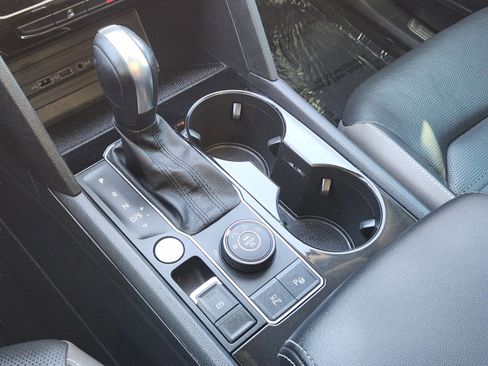 Used 2021 Volkswagen Atlas SEL Premium image 15