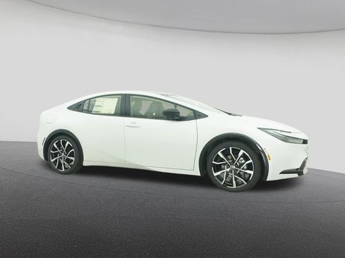 New 2026 Toyota Prius Plug-In Hybrid image 28