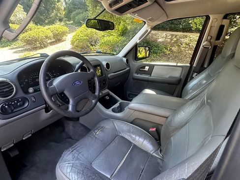 Used 2004 Ford Expedition XLT RWD image 28