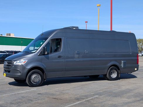 Used 2021 Mercedes-Benz Sprinter 4500 w/ Parking Package image 4