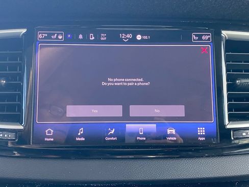 Used 2023 Chrysler Pacifica Touring-L FWD image 26