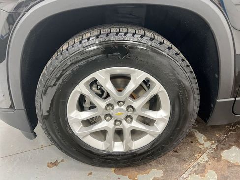 Used 2021 Chevrolet Traverse LS FWD image 27