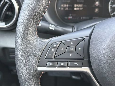Used 2022 Nissan Kicks SR w/ Premium Package FWD image 18