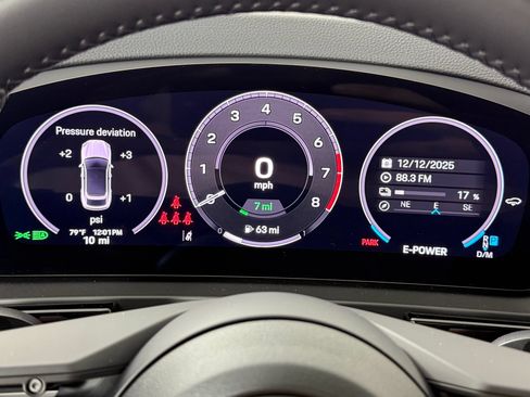 Certified 2026 Porsche Cayenne E-Hybrid Coupe AWD/4WD image 24
