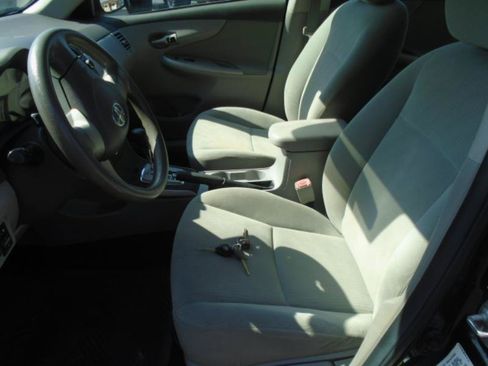 Used 2010 Toyota Corolla LE FWD image 15