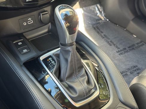 Used 2019 Nissan Rogue SL w/ Premium Package AWD/4WD image 30