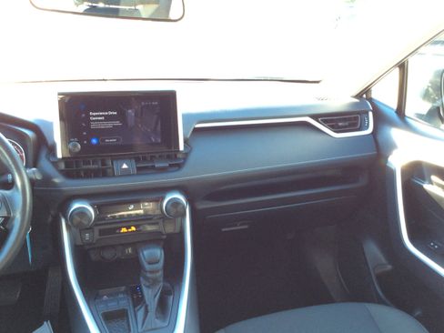 Used 2023 Toyota RAV4 LE image 7