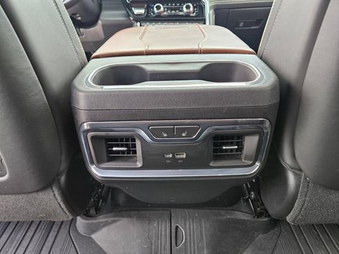 Used 2024 GMC Sierra 2500 Denali Ultimate AWD/4WD image 26