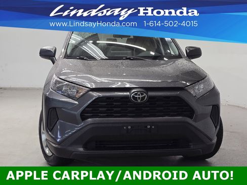 Used 2021 Toyota RAV4 LE image 2