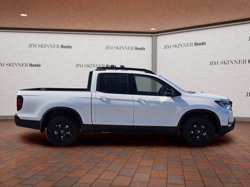 New 2026 Honda Ridgeline Black Edition image 8