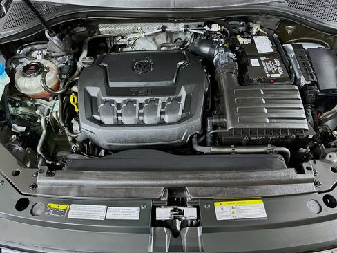 Used 2021 Volkswagen Tiguan SE image 28