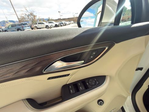 Used 2021 Buick Envision Avenir image 15