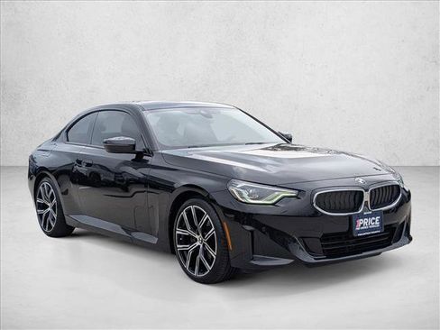 Used 2023 BMW 230i Coupe w/ Premium Package image 3