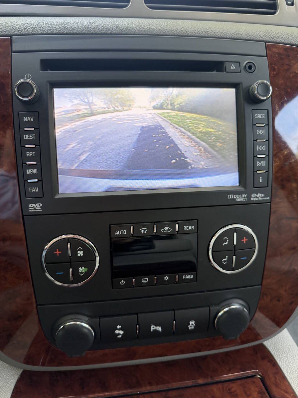 Used 2012 Chevrolet Suburban LTZ AWD/4WD image 22
