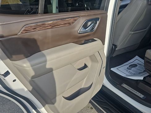 Used 2021 Chevrolet Tahoe LT w/ Luxury Package image 18