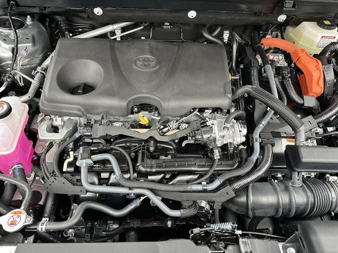 Used 2025 Toyota RAV4 XLE w/ Convenience Package image 34