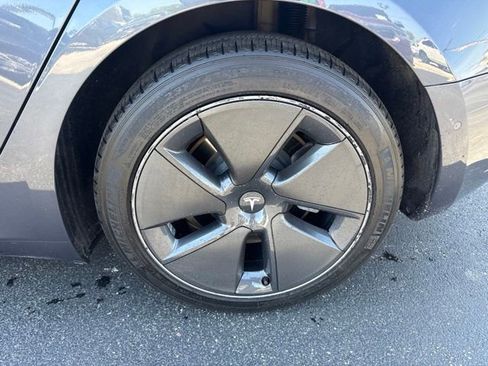 Used 2022 Tesla Model 3 Long Range AWD/4WD image 15