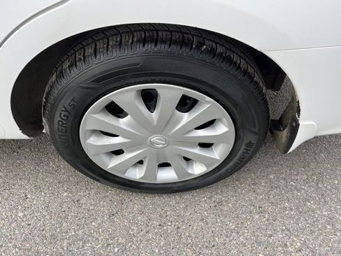 Used 2015 Nissan Versa SV image 18