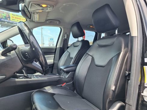 Used 2022 Jeep Compass Latitude w/ Convenience Group AWD/4WD image 21