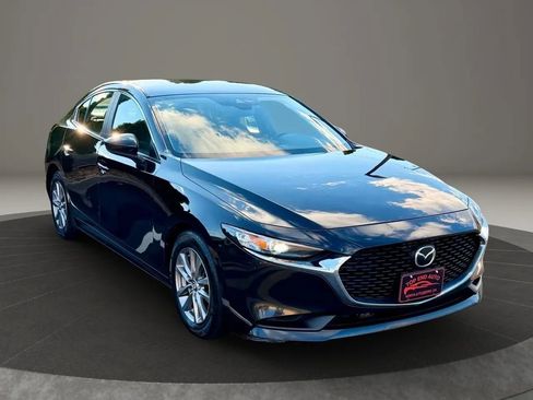 Used 2021 MAZDA MAZDA3 s image 3