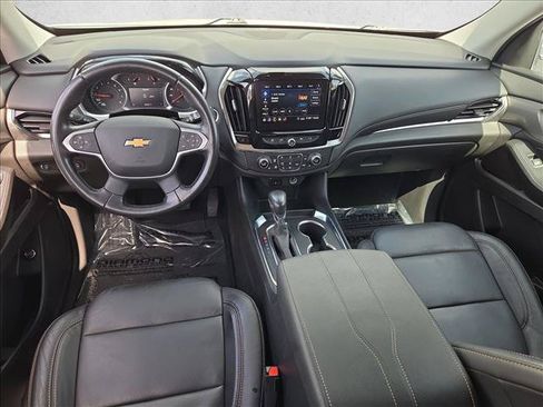 Used 2021 Chevrolet Traverse LT FWD image 17