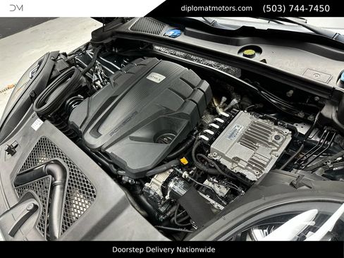 Used 2020 Porsche Macan S w/ Premium Package Plus image 46