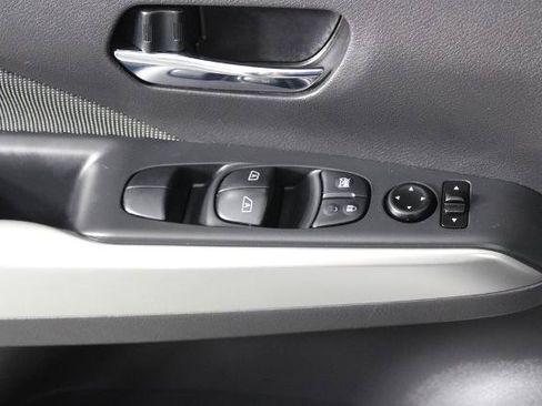 Certified 2019 Nissan Kicks SV FWD image 23