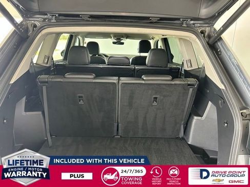Used 2025 Volkswagen Atlas SE AWD/4WD image 13