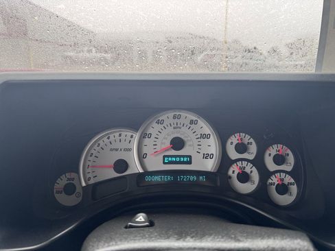 Used 2004 HUMMER H2 w/ Preferred Equipment Group image 24