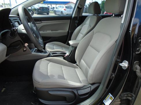 Used 2018 Hyundai Elantra SE FWD image 7