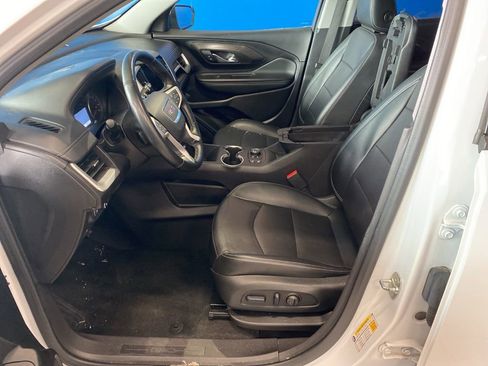 Used 2024 GMC Terrain SLT image 8