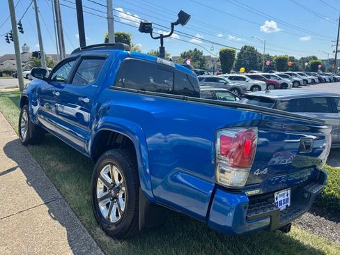 Used 2017 Toyota Tacoma Limited w/ Tow Package AWD/4WD image 2