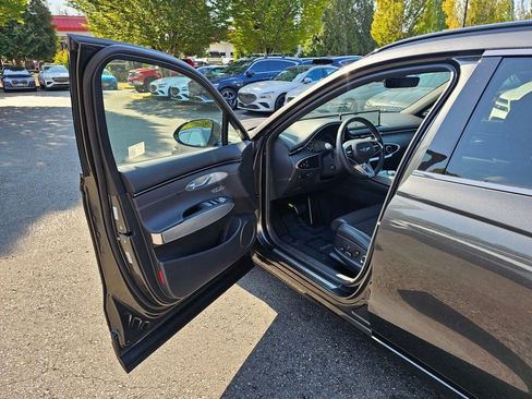 Used 2025 Genesis GV70 3.5T Sport AWD/4WD image 20
