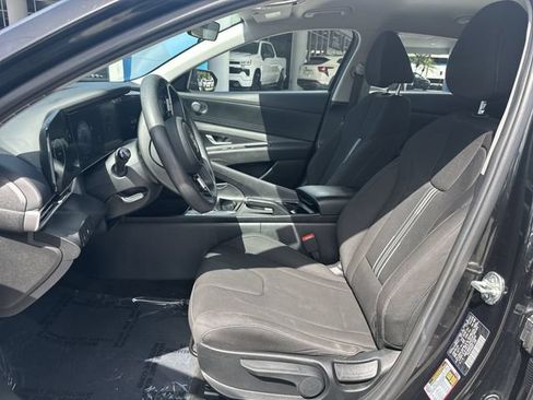 Used 2024 Hyundai Elantra SEL FWD image 30