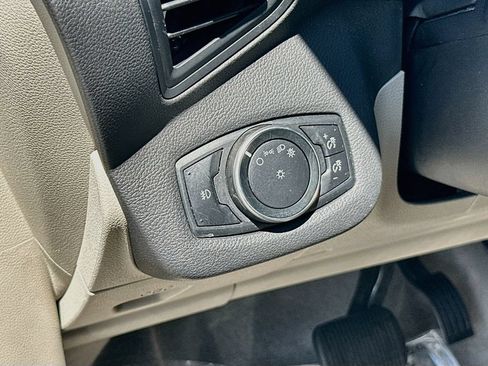 Used 2015 Ford C-MAX SEL w/ Equipment Group 302A FWD image 10