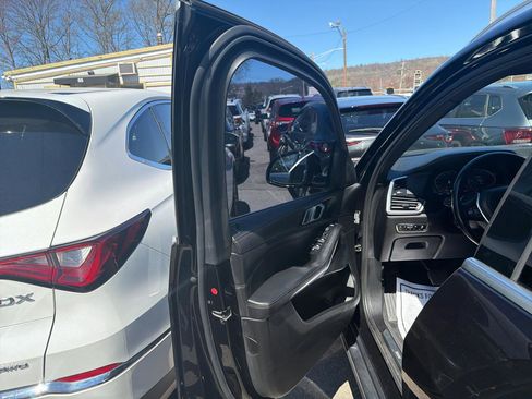 Used 2019 BMW X5 xDrive40i w/ Convenience Package AWD/4WD image 16