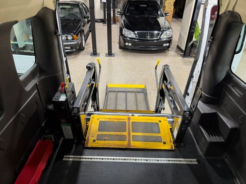 Used 2014 Ford E-250 and Econoline 250 Extended w/ Power Group RWD image 55