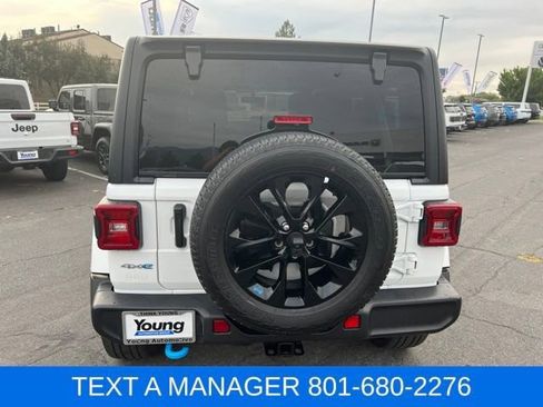 Used 2023 Jeep Wrangler Unlimited Sahara w/ Cold Weather Group AWD/4WD image 4