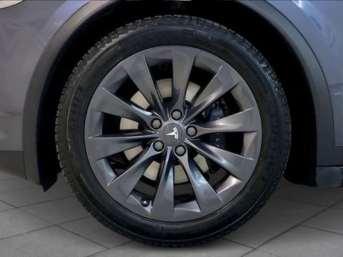 Used 2018 Tesla Model X 75D image 10