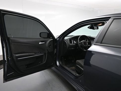 Used 2019 Dodge Charger R/T image 9